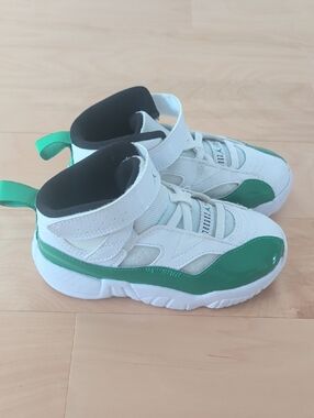 Kids Jordan High-Top Sneakers in White and Green - Size 10C